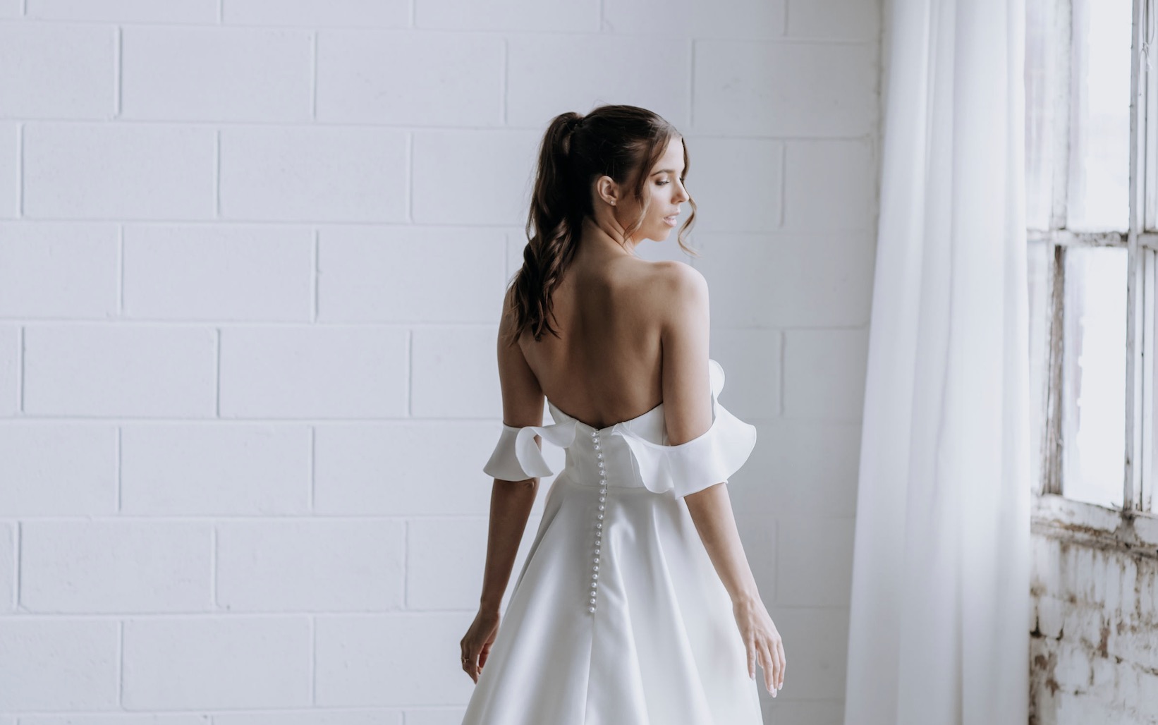 3891676595967_.pic wedding dress nz designer