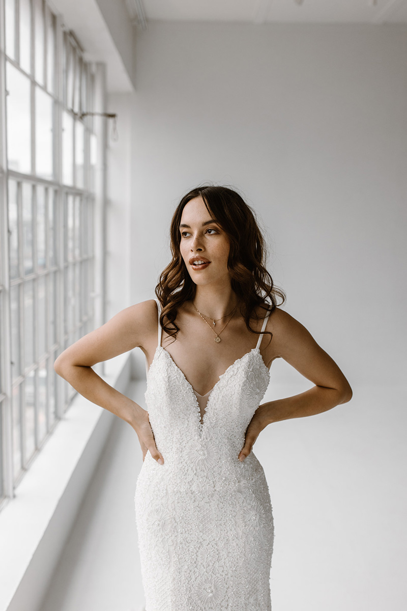 sydney-deep-neckline-ivory-wedding-dress